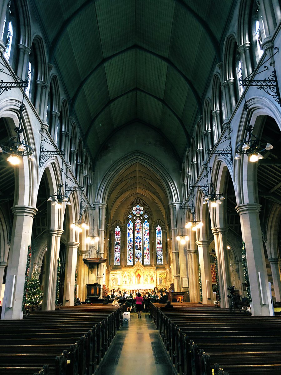 MrGPicker's tweet photo. Such a fantastic Carol Service last night at St. Mary Abbot, Kensington! A snap of Prima Voce rehearsing in this amazing space 🎶 @DowneHouseMusic @CharlotteExon @DowneHouse #musictransforminglives #thesegirlscan https://t.co/6yQ29I67WJ