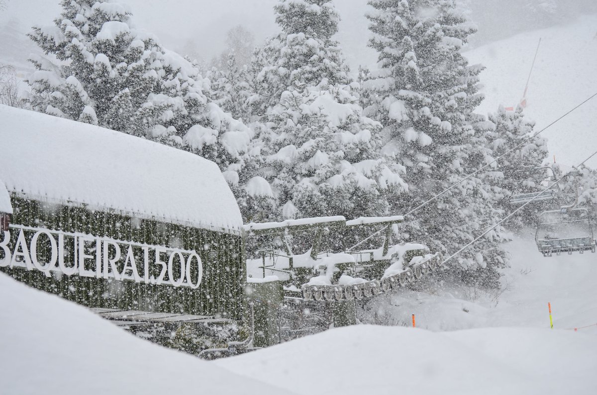 weathertoski's tweet image. In our LATEST SNOW REPORT: Serious quantities of snow for many parts of the Alps and the Pyrenees! weathertoski.co.uk/weather-snow/l…