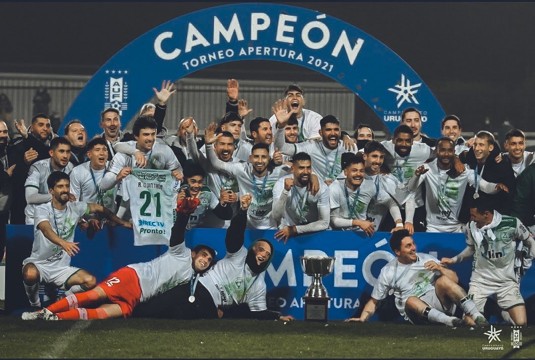 LeandroSuhr97's tweet photo. Gracias a todos por este 2021 increíble.
Es un orgullo ser parte de este grupo humano. 👏🏻💪🏻🙌🏻😁🏆 https://t.co/xubTJ1GDM3
