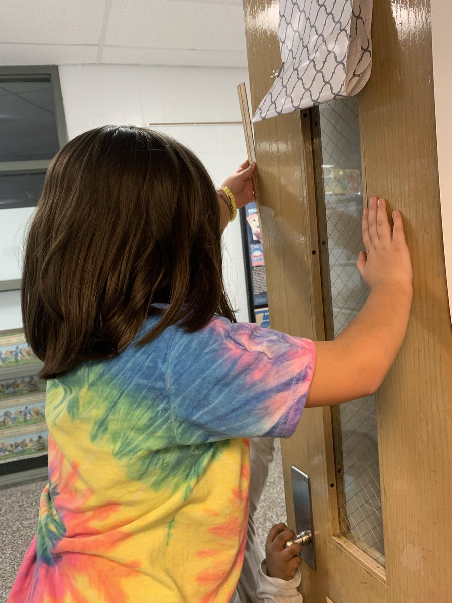 HMILLERJCPS's tweet photo. My 2nd graders are LOVING the IM Measurement Unit ✏️📏 @KingElemJCPS @jcpsK5math https://t.co/ZzT3Bk1hXW