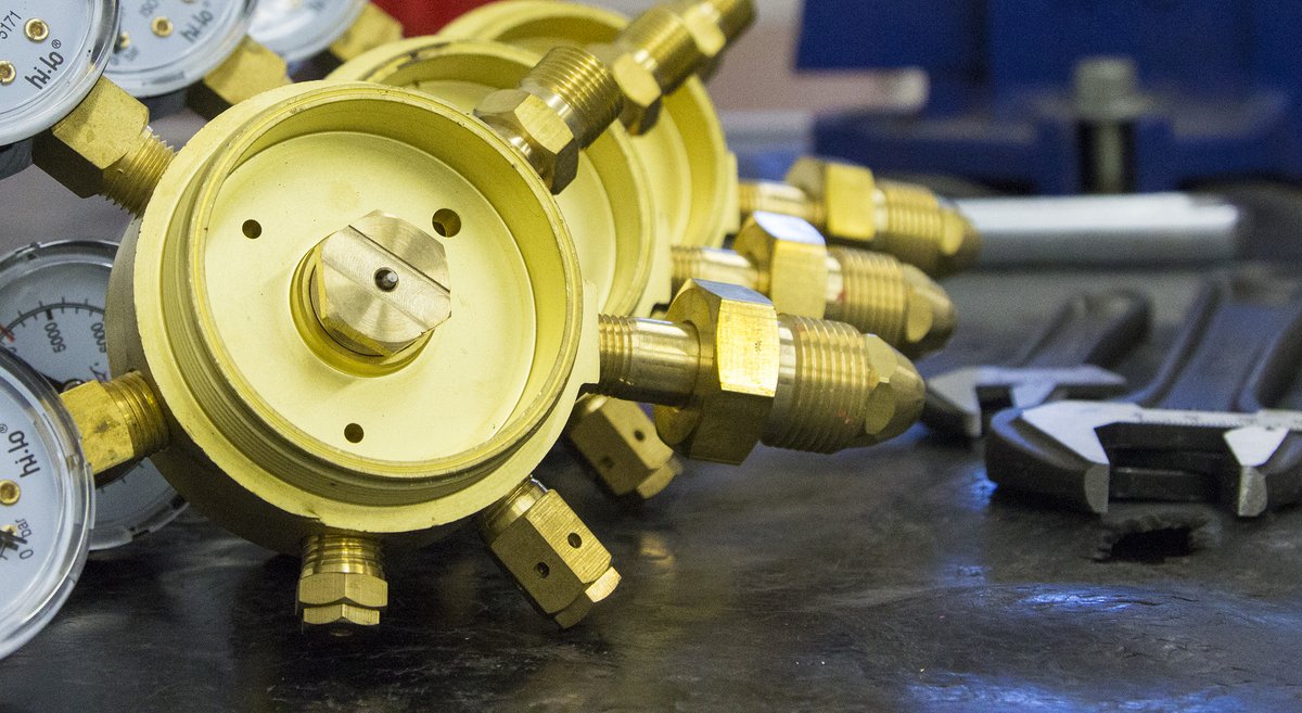 hilo_uk's tweet photo. Behind the scenes shot 📸 of a #regulator build! 

Open #madeinbritain regulator 👀

#manufacture #gasregulators https://t.co/TF6bnbJqSy