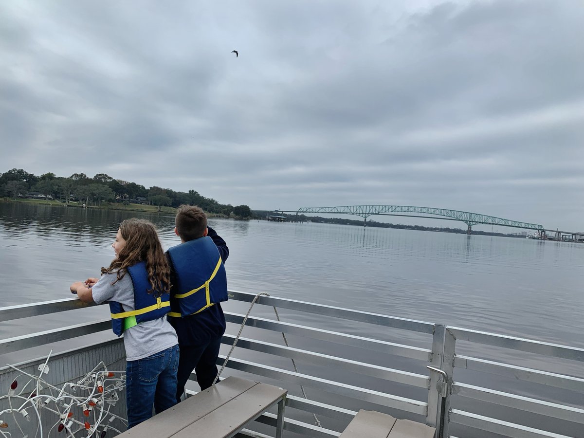 SJRiverkeeper's tweet photo. Are you smarter than a fifth grader? Today we welcomed 5th graders from @ctkjax on board the River Taxi. This class won a River Exploration boat trip through our student-driven #RiverFriendly competition - and they sure know a lot about our #StJohnsRiver! 🔬💯 https://t.co/qSWaNYDu1x
