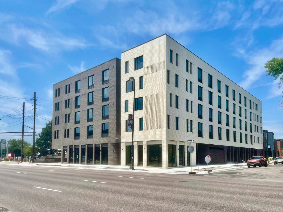 La Tela provides 92 permanently affordable homes to families and members of our workforce and strengthens the neighborhood “fabric” 😉  #mayorsdesignawards #affordablehousing #elevationcommunitylandtrust