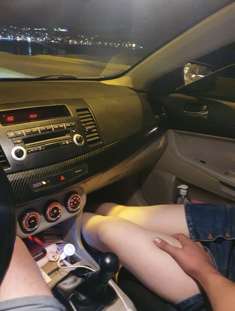 CutieBootyLily's tweet photo. late night drives >>> https://t.co/nBwjLjj61c