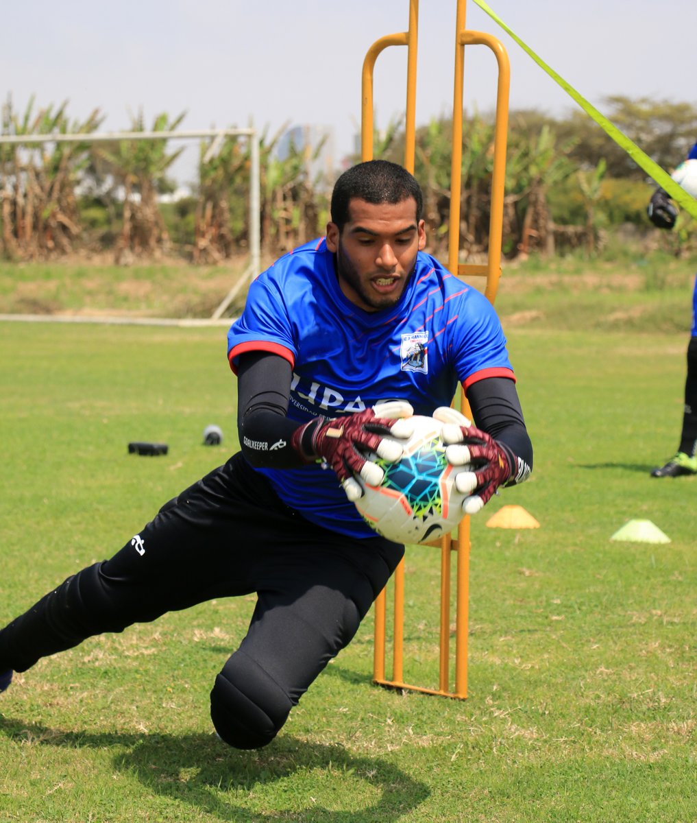 ¡Trabajo de arqueros! 👊⚽
Manuel Heredia, Pedro Díaz, Steven Rivadeneyra y Sebastián Rojas son exigidos al máximo desde el inicio.