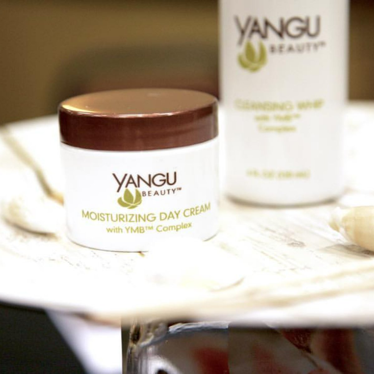 YanguBeauty's tweet photo. How important is it to moisturize your skin? Moisturizing everyday can reduce the chance of developing extreme dryness or oiliness, both of which can be harmful for your skin. https://t.co/2Z5w1B9a4e