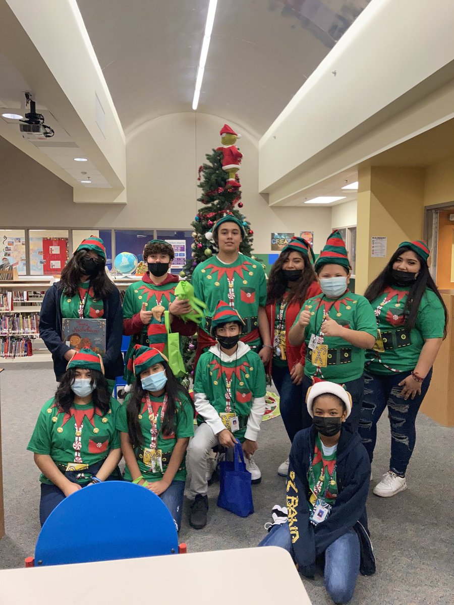 Had some special guest readers on campus today. Thank you ⁦<a href="/deZavalaMS/">deZavala MS</a>⁩