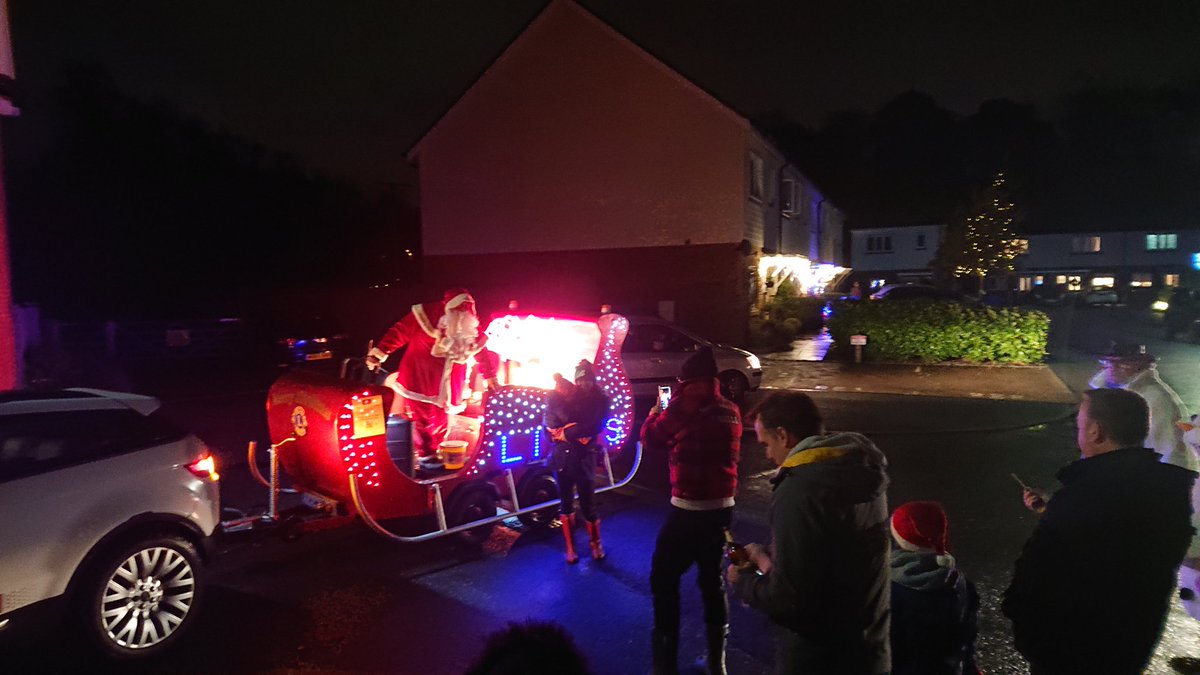 RushmoorRebel's tweet photo. First outing for @FleetLions #Santa. #Edenbrook #Fleet https://t.co/dZUVbKyxyi
