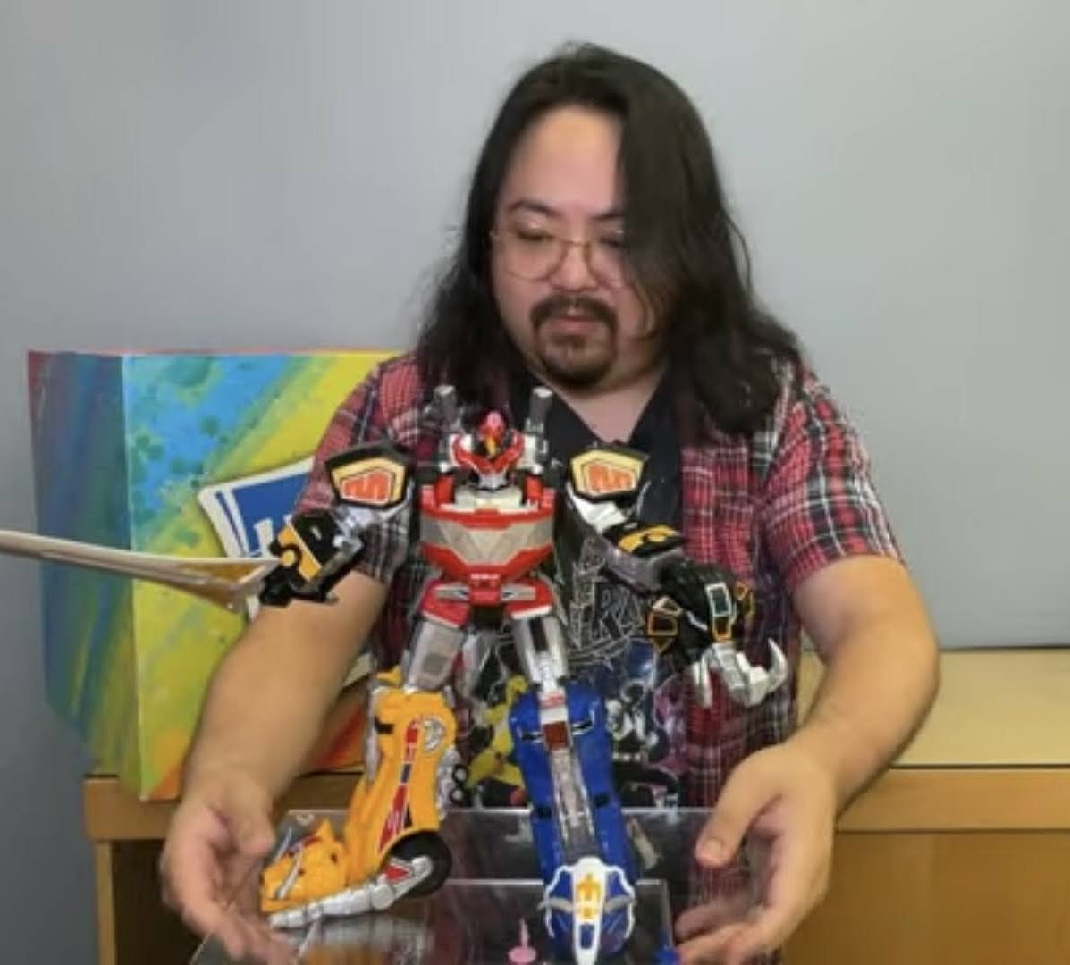 Reminder, tomorrow is a #FanFirstFriday event! Per the announcement we will be seeing more details on the new Zord Ascension Project Dino Megazord shown off back at Pulse Con as well as a segment on the comics. 

Will they reveal the Dragonzord that's coming too? Who knows!