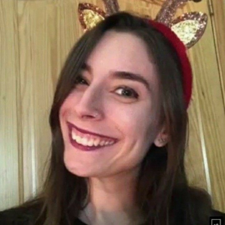 kittyevelvn's tweet photo. VIERNES 2 🎄
•Dinamica Quizziz 🏆

HORARIO:
🇦🇷: 02:00pm

🎅 La dinamica consistira en que habra que resolver un quizz en donde habran diferentes cosas que pueden tocarte, son preguntas sobre evelyn , en las preguntas entre mas rapido resuelves la pregunta te da mas puntos📸 https://t.co/agS018aQyY