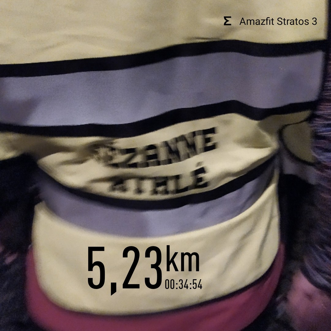 AntoineM08's tweet photo. #running en club séance de côte courte 8 "sprint" , intense ! " Antoine vous êtes le seul couple du club ou c'est la femme la plus rapide 😁" #parité #hommemoderne #onfaitcequonpeut https://t.co/ptju4fdoTs