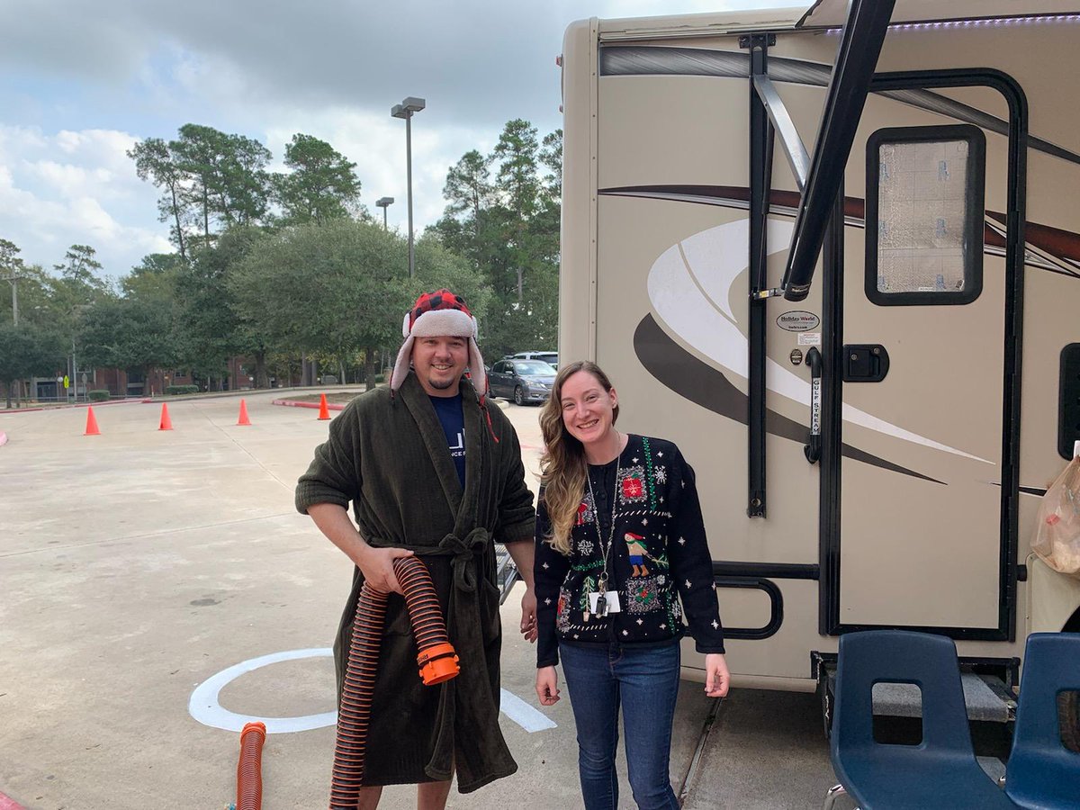 DelauneMs's tweet photo. It's starting to feel a lot like Christmas with Uncle Eddie visiting the school. #gameon @CryarCISD https://t.co/As1GTlfake