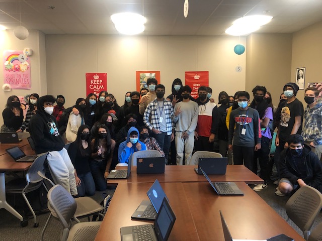 sscoffield1's tweet photo. Had a PHENOMENAL conversation with @PatrickPetty23 about the rhetoric surrounding gun control. We talked about emotionally charged language and how we can bridge the gap between the two political parties. Thank you for spending the time with us Patrick! #scoieaplang @MHHSMustangs https://t.co/EzpYXGTjdE