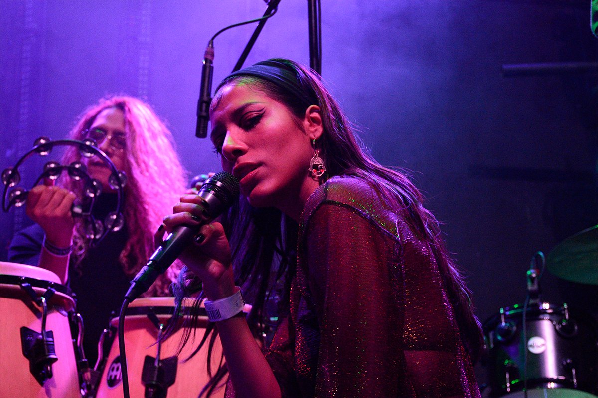 ForoIndierocks's tweet photo. La noche de ayer envolvió de elegancia minimalista el esperado show de @Rubytates con la compañía de @elgilbertomx y Jinzo.💫 https://t.co/MDjnOrYlEB

📸 Ana Rodríguez https://t.co/T7GxzNcqOJ