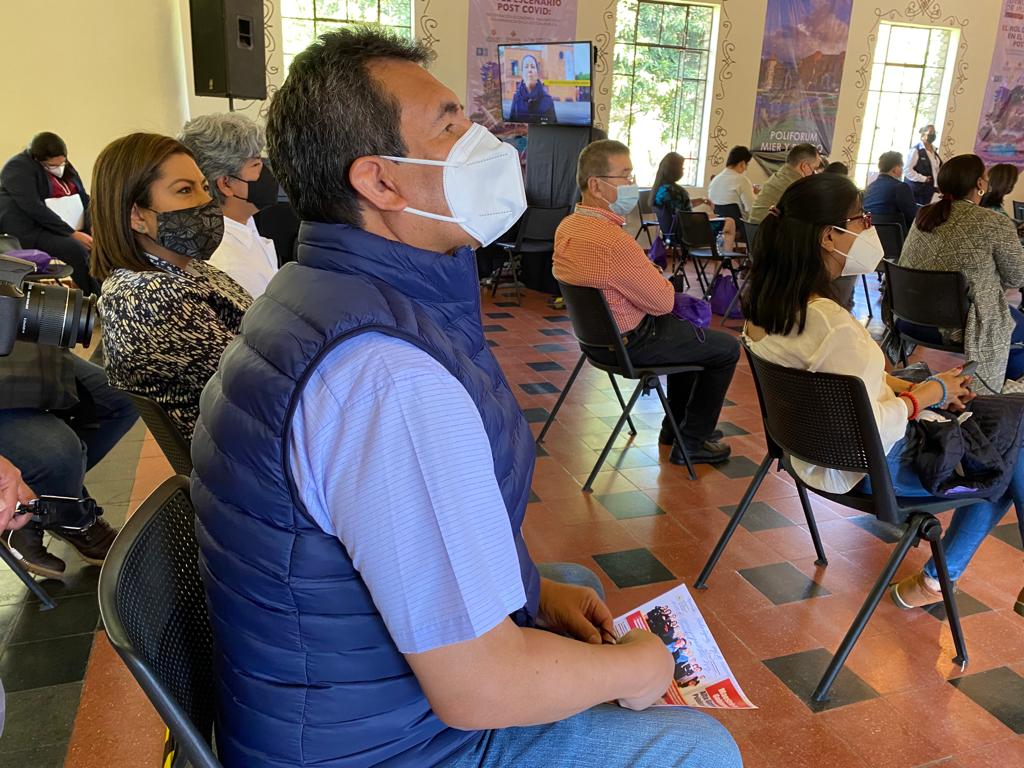 uimunicipalista's tweet photo. Compartimos en el espacio de Buenas Prácticas la iniciativa de participación local que desde la Alcaldía de Bogotá, Colombia @GobiernoBTA se ha puesto en marcha a través del #IDEPAC
@BogotaParticipa
Continuamos con el #CongresoUIMOrizaba
@alejoriveraca https://t.co/J5vVD2LfbP