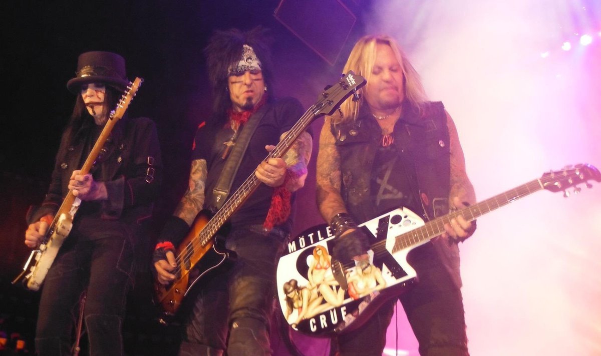 DaveMurYYC's tweet image. Ok my twitter peeps.  I've been a @motleycrue fan since I was 15.  I've seen them live over ten times and my favourite band member is @NikkiSixx I took these at several shows and would love to have him sign one of them. 

Can you help me with a RT maybe to catch his eye?