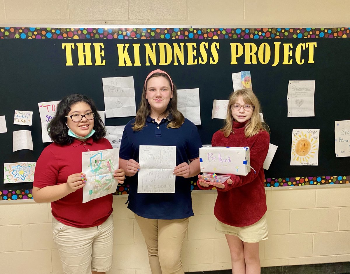 petalschools's tweet photo. Jessica Trujillo, Aubrey Woods &amp; Erin Young, 6th graders at PUE, spend a little of their recess time each week creating cards &amp; writing notes to deliver to students needing a little encouragement. #PetalUpperElementary #CoffeeBeanMoment #BeACoffeeBean #KindnessClub https://t.co/xu7Du5rVXs