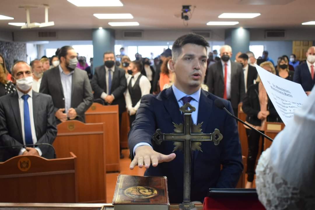 MascheMaxi's tweet photo. 🙋🏻‍♂️Con convicción asumo la responsabilidad formal de trabajar desde la Cámara de Diputados para TOD🌞S.

👉🏻Mis agradecimientos son tantos como mis deseos de empezar a aportar desde este lugar que me confiaron ustedes para que nuestra Provincia siga creciendo cada día. https://t.co/1G3Fg21r39