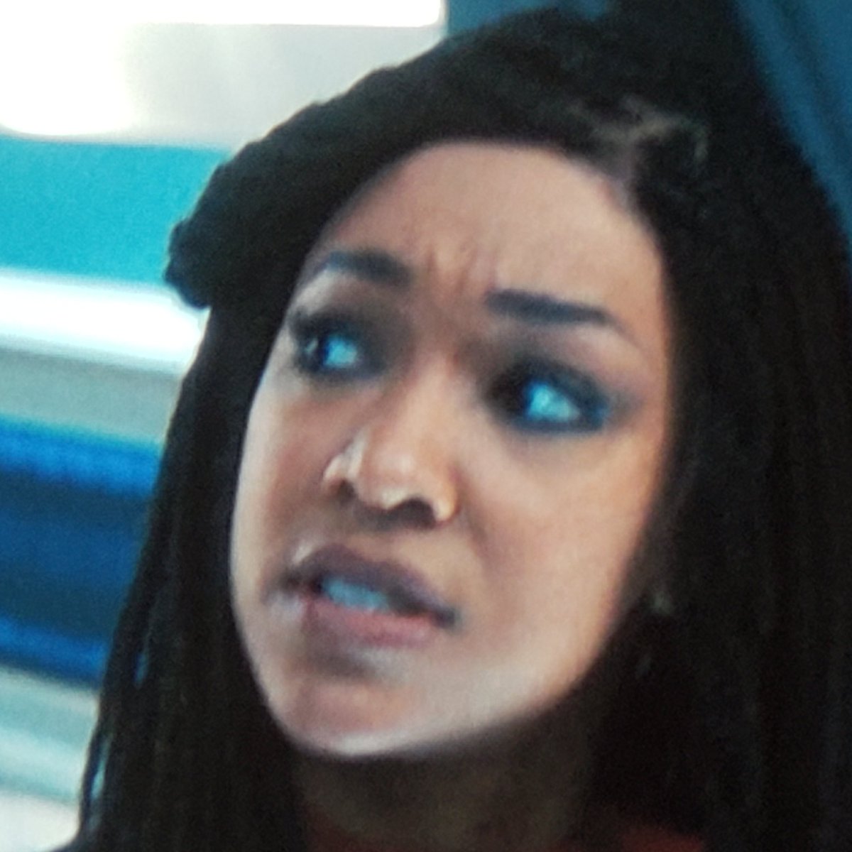 darlypants's tweet photo. Are they serious with these blue eyeballs and dingy teeth? Blue uniforms, blue ships, blue planets, blue teeth, blue eyeballs, and blue anomalies. The only colors on this show are blue and orange. #StarTrek #StarTrekDiscovery https://t.co/TP180Gv7WM