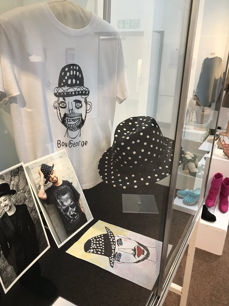 Exciting visit to @worthingmuseum Cutting Edge  exhibition!  Fabulous work Superstars!