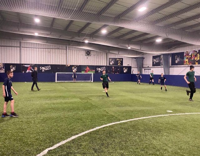 SportSevenhills's tweet photo. It was the turn of KS3 @PhoenixHousePRU to be hosted by @SchoolOakfield this afternoon ⚽️

Just look at the team spirit and #respect shown here! Well done to all involved. You should be truly proud of yourselves 🙌🏻 https://t.co/wOFS3G5kJW