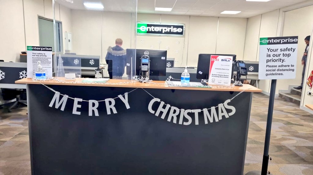Geo21_ERAC's tweet photo. IT'S CHRISTMAS ☃️🎁☃️ loved decorating my branch today at U319 with my team 🥰 Ready to end the year on a high with 5 🌟 customer service &amp; making sure everyone is safe in our vehicles this winter ❄ #christmas #enterprise @clairegrimes111 @kierancregan @gpincheshire @KhubaibZ https://t.co/8KPZCMZUw5