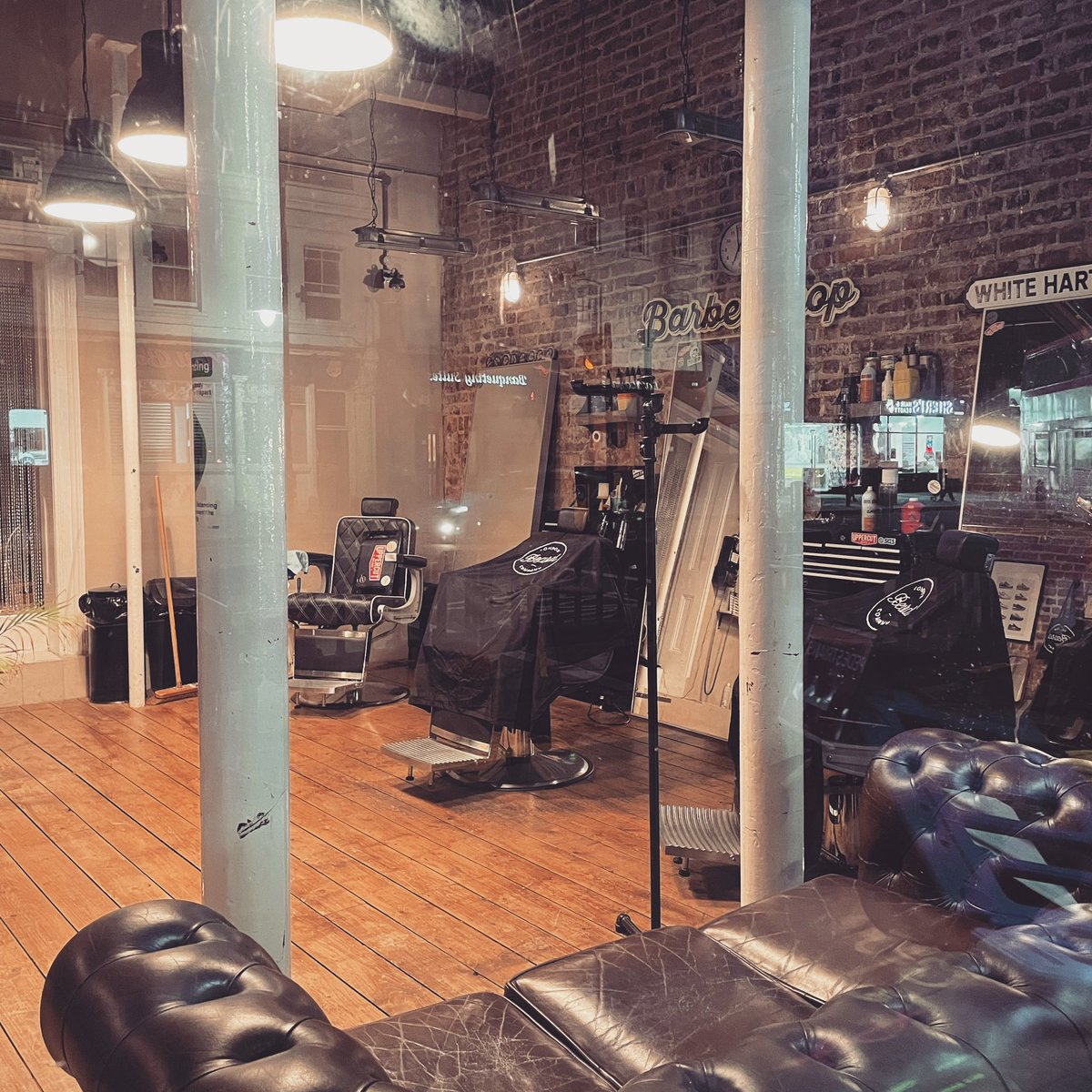 Just a reminder folks, both shops will be open till Xmas Eve and then we’ll be closed for a days - reopening for 30th &amp; 31st Dec and then back to normal opening on 4th Jan. Get your trim booked in as spaces are limited 💇‍♂️💈 
fresha.com/book-now/londo…

#barbers #dalston #tottenham