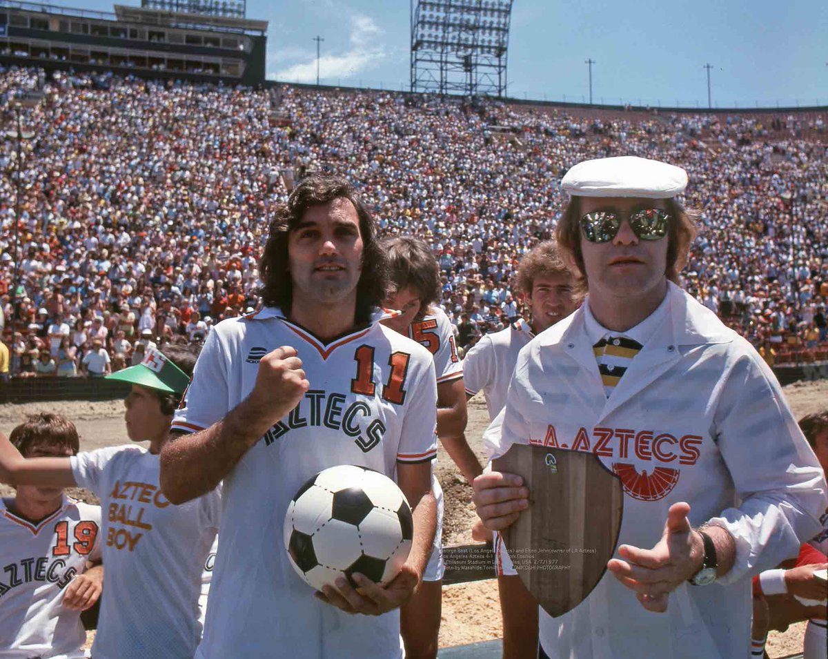 JessMagdefrau's tweet photo. @EbbetsVintage I was today years old when I realized the LA Aztecs we’re part owned by Elton John and also had the Dutch Superstar Johan Cruyff. And also, this crewneck is so 🔥 https://t.co/mpOuoioClL