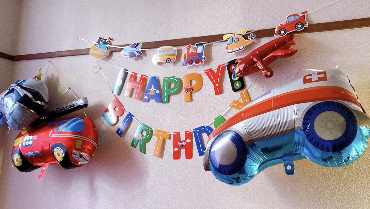 「実は今日はこどーもの2歳の誕生日でした。君が生まれてから楽しさと幸せと苦労やらで」|ひみつ💚絵修行中のイラスト