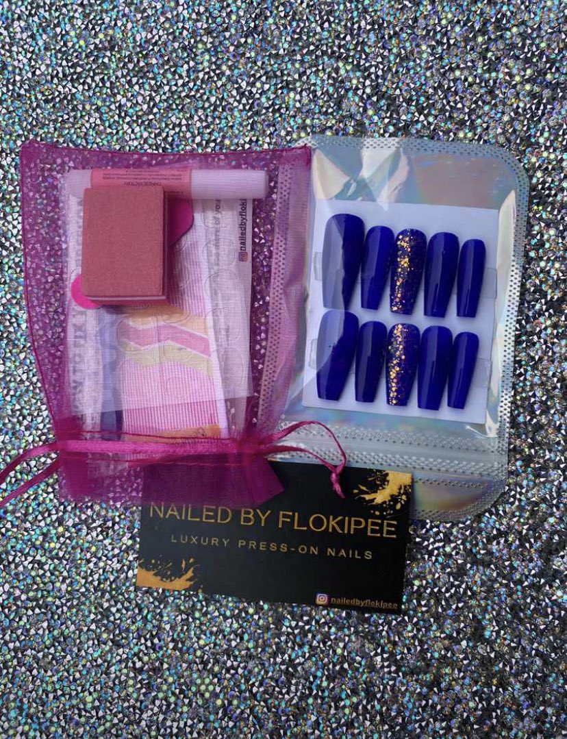 Flokipmakeover's tweet photo. Not bragging but I make the best Presson nails 😊 💯 Slide in my Dm to place your order 🤞I deliver across Nigeria 💯 https://t.co/NOHFyrRUzT