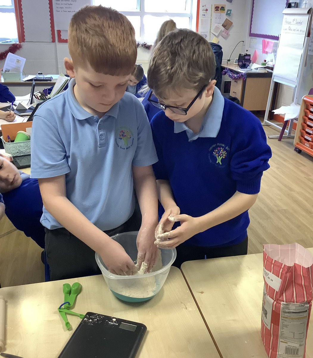 Layton_Year5 tweet media