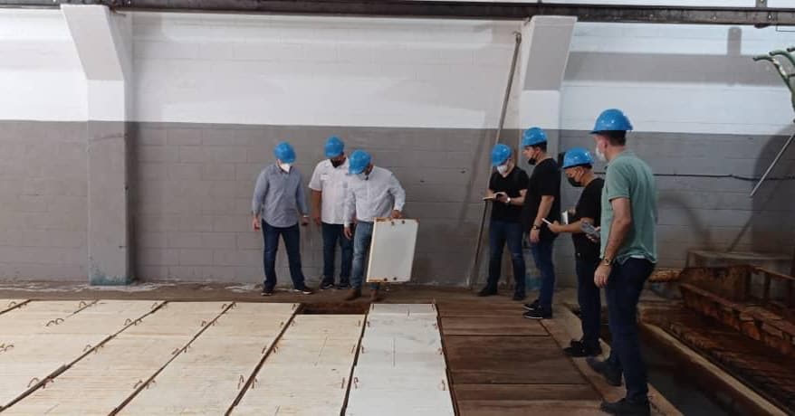 PescalbaOficial's tweet photo. #Pescalba recibió en sus instalaciones a delegación de la República de Vietnam, para mostrar potencial de la pesca industrial y servicios asociados que mantiene bajo altos estándares internacionales.

¡Seguimos avanzando por la Patria!

#VenezuelaComePescado
#VenezuelaEnVictoria https://t.co/Er825Hlz7n