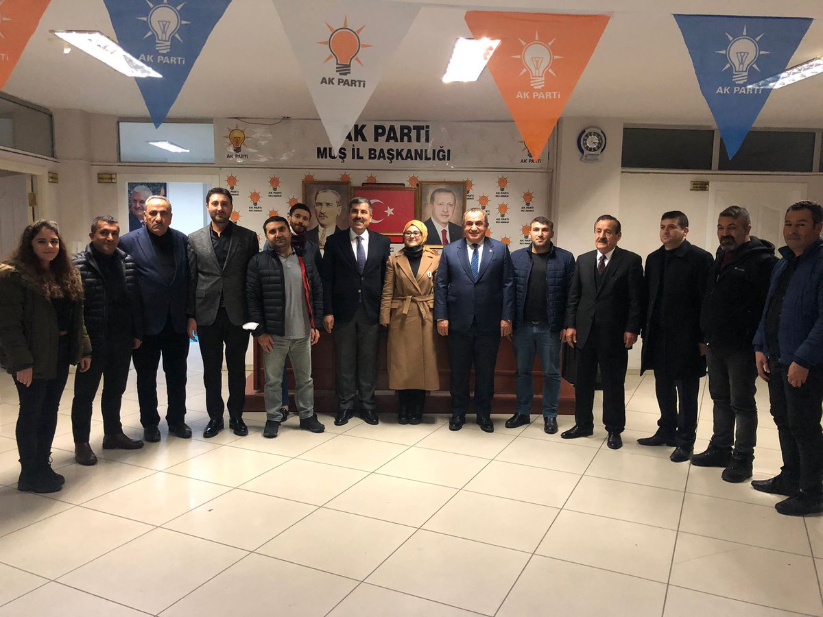 Belediye Başkanımız Sn <a href="/Feyat_ASYA/">Feyat Asya</a> , Hasköy Belediye Başkanımız Sn <a href="/hikmetkarayelTR/">Hikmet Karayel</a> , Sn <a href="/HalilSABAK/">Halil SABAK</a> ve Parti teşkilatımız ile birlikte kısa süre önce Muş Kadın Kolları Başkanlığı görevine seçilen Sn <a href="/seymaarslan49/">Şeyma ARSLAN 🇹🇷</a> ziyaret ederek, kendisine hayırlı olsun dileklerimizi ilettik.