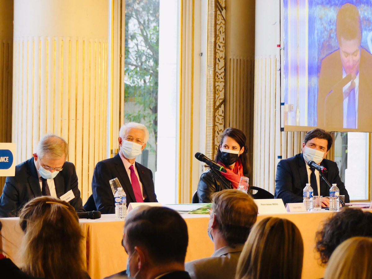 Alexandra Dublanche (@adublanche) on Twitter photo Installation de la nouvelle mandature <a href="/CCI_Paris_IdF/">CCI Paris IdF</a>, partenaire privilégié de la région et acteur clé du dvpt économique.
Merci au Président <a href="/didier_kling/">Didier Kling</a> pour tout le travail accompli!
Aux côtés du nouveau Président <a href="/d_restino/">Dominique Restino</a> et son équipe pour poursuivre notre action commune. Installation de la nouvelle mandature <a href="/CCI_Paris_IdF/">CCI Paris IdF</a>, partenaire privilégié de la région et acteur clé du dvpt économique.
Merci au Président <a href="/didier_kling/">Didier Kling</a> pour tout le travail accompli!
Aux côtés du nouveau Président <a href="/d_restino/">Dominique Restino</a> et son équipe pour poursuivre notre action commune.