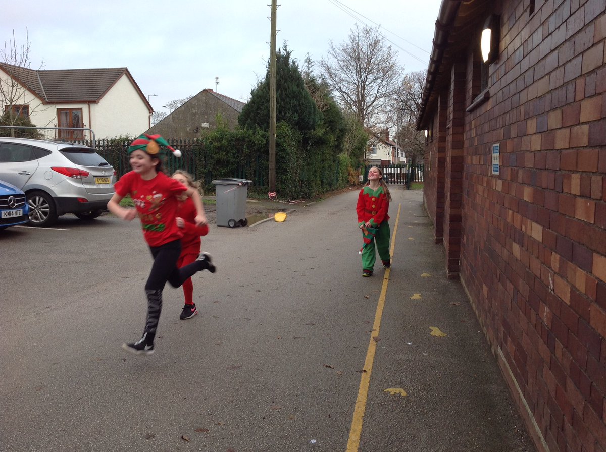 CCMPrimary's tweet photo. Year 5 thoroughly enjoyed their elf dash this afternoon #elfdash https://t.co/kFA2cZCBdZ
