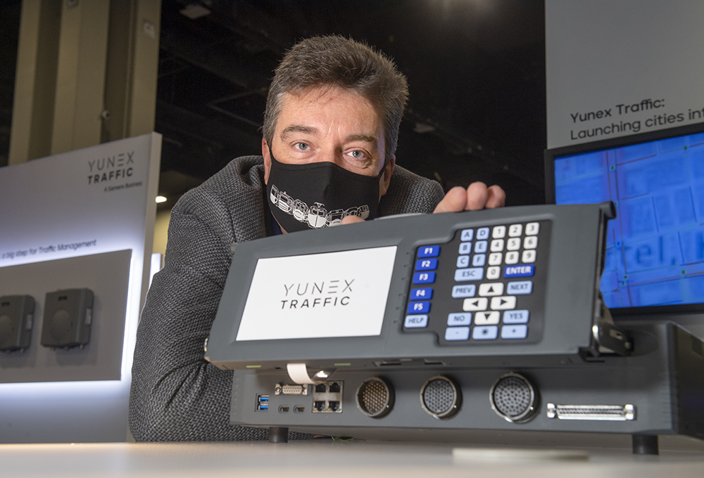 ITS_Int_News's tweet photo. Yunex drives responsibility @yunextraffic #intelligenttrafficmanagement #trafficmanagement🚦 #ITSnews #smartmobility #roadsafety #itsa2021 #ITSinternational #dailynews📰📲@ITS_America
👇Read the news👇
https://t.co/ltrGe2RXIL https://t.co/8HDDWDAFZM