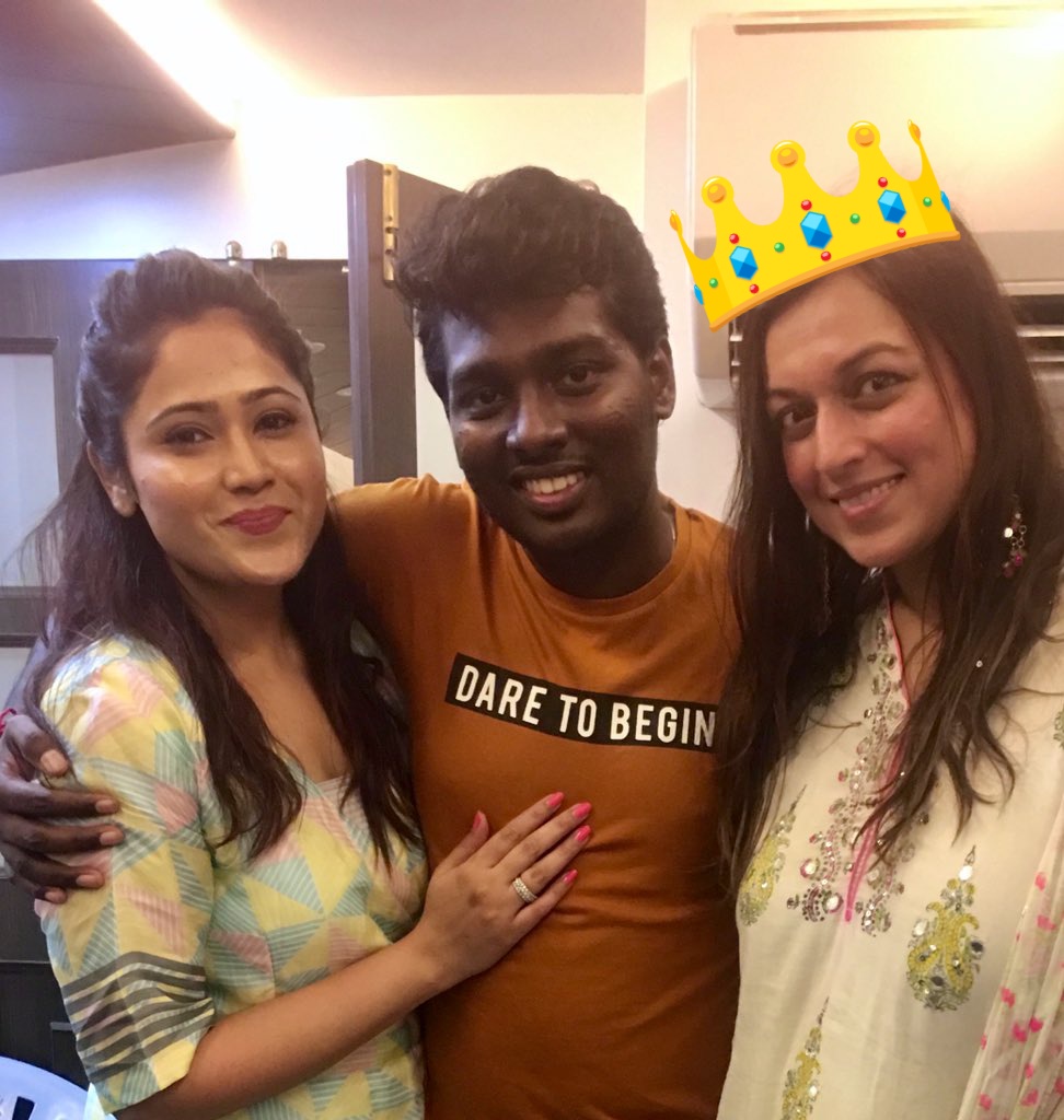 Happy Birthday our #Bigil <a href="/KomalShahani/">Komal Shahani</a> Sister ❤️
One of all time favorite stylist Costume designer ❤️
Have a beautiful years with lots of love and success 🥳✌️