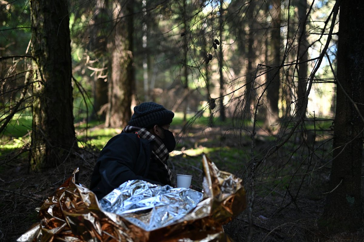 CMR_Warsaw (@cmr_warsaw) on Twitter photo Join us on 16-17 Dec, at 3 pm CET, 2-part seminar on "Humanitarian Crisis at the Polish-Belarusian Frontier: Old And New Diagnoses from External EU Borders": facebook.com/events/4468158… - registration required.
Organized by <a href="/FiaKamila/">Kamila Fiałkowska</a> <a href="/kjlukasiewicz/">Karolina Lukasiewicz</a> <a href="/AgRadziwinowicz/">Agnieszka Radziwinowiczówna</a> <a href="/CMR_Warsaw/">CMR_Warsaw</a> Join us on 16-17 Dec, at 3 pm CET, 2-part seminar on "Humanitarian Crisis at the Polish-Belarusian Frontier: Old And New Diagnoses from External EU Borders": facebook.com/events/4468158… - registration required.
Organized by <a href="/FiaKamila/">Kamila Fiałkowska</a> <a href="/kjlukasiewicz/">Karolina Lukasiewicz</a> <a href="/AgRadziwinowicz/">Agnieszka Radziwinowiczówna</a> <a href="/CMR_Warsaw/">CMR_Warsaw</a>