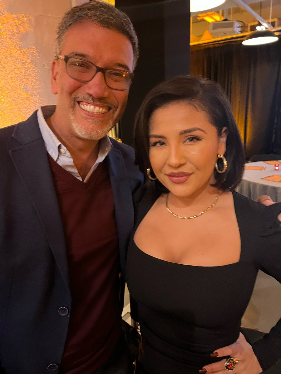 It was a pleasure to meet <a href="/annie_ggonzalez/">Annie Gonzalez</a> during the <a href="/FarmwrkrJustice/">Farmworker Justice</a> reception last night. Thank you for lending the strength of your voice to our movement. #HandsThatFeedUs <a href="/gentefied/">Gentefied</a> <a href="/_NMSHSA/">National Migrant & Seasonal Head Start Association</a>