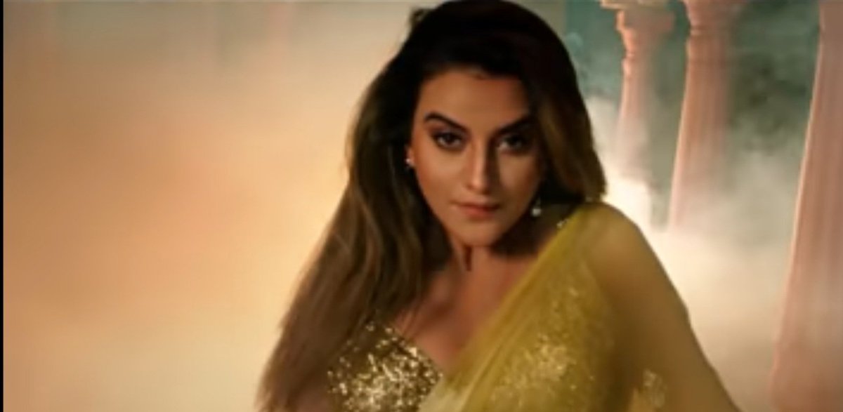 Lassgolden's tweet photo. Today I am so happy and feeling proud of my idol. She is working so hard and then we get opportunity to celebrate.

4 million done

PAANI PAANI BHOJPURI FT 3M https://t.co/mjz1hky6cp