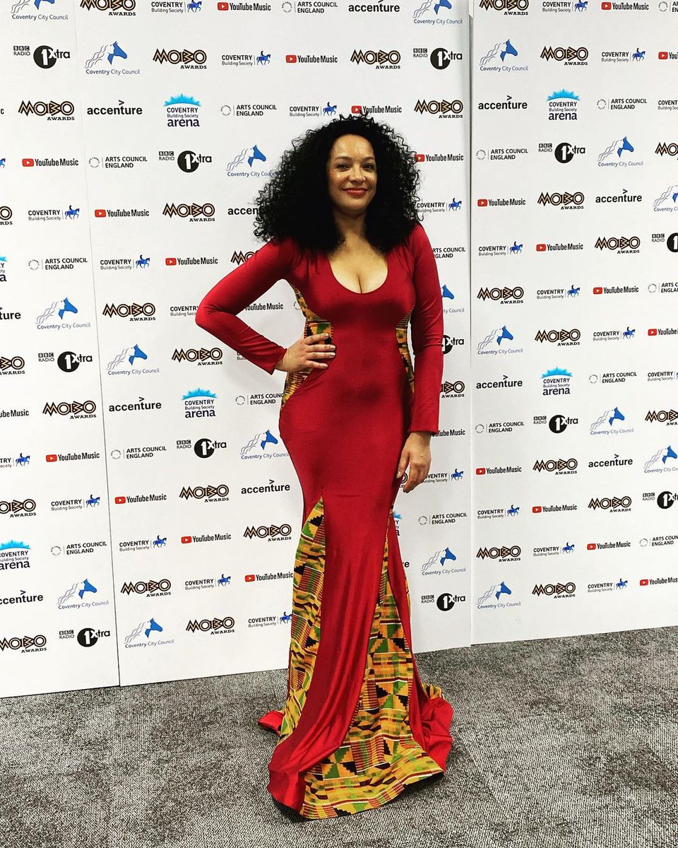 The_UK_Awards's tweet photo. Follow #kanyakingcbe for more info.
.
.
A massive thanks to #munyachawawa Chawawa #leighannepinnock #comeddiekadi and #djtarget for making the live return of the #moboawards such a huge success and for being so awesome to work with. https://t.co/ahVCLTAkYK