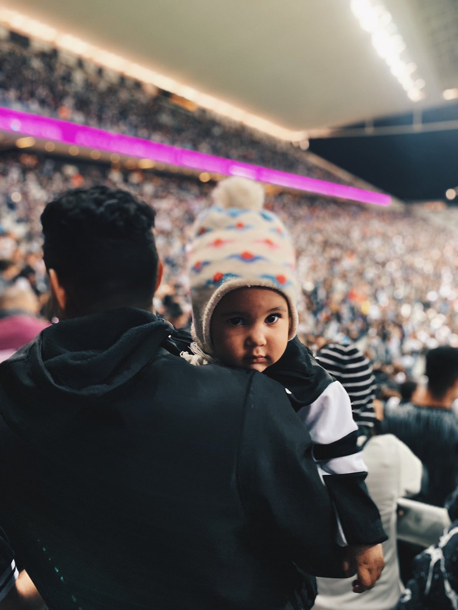 Só pra mostrar a foto que eu tirei desse neném aleatório lá na Neo Química Arena🖤