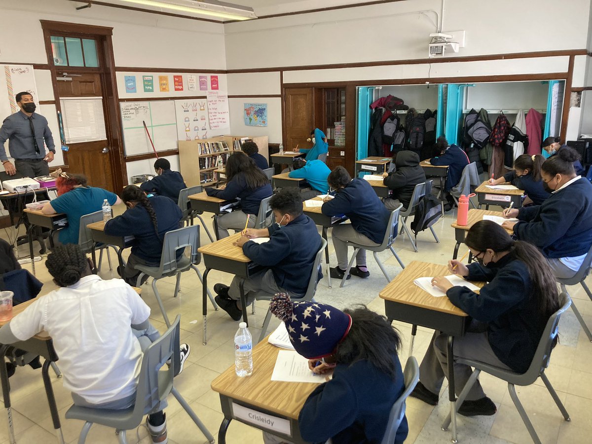 Check out these sixth grade debaters preparing their arguments. <a href="/tobyshepherd/">Toby Shepherd</a> @ARiquetti