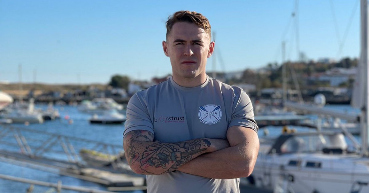 the_mr_mac's tweet photo. @jandvofficial can you sort a dram when he's done? ⬇️
Jack Jarvis rowing the Atlantic solo, 4,500 nautical miles Portugal-Miami for @brainstrust👊
HELP JACK REACH HIS TARGET ⬇️
https://t.co/5LKGTLc0GV
#unitedweconquer #oceanrowing #rowing #boatstuff  #army https://t.co/wpFRUgKpdt