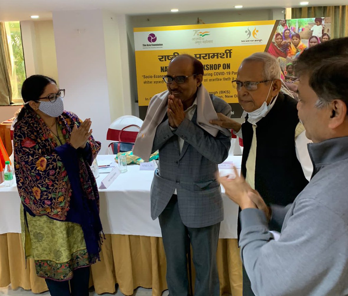 sanjaykmranchi's tweet photo. I'm forever grateful to be honoured by Smt Nandita Barua (Country Head, The Asia Foundation ) and Shri SS Pathak (Additional Labour Commissioner). Thank you for taking out your precious time for this noble cause.
@bksranchi https://t.co/8A9FwXei8u