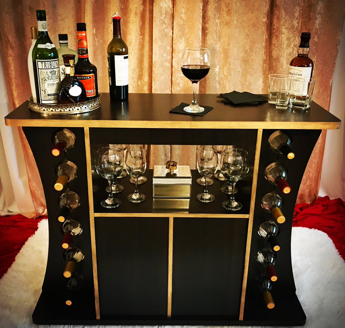 MyBarCart's tweet photo. RT @ChampagneStars1: Hosting an intimate event? Our rolling bar is perfect. Stylish, petite, and convenient. #champagnestars1 #eventdecor #vintagedecor #vintagerentals #vintagestyle #eventrentals #furniturerental #partydecor #delaware #delawareevents #pa⦠https://t.co/oA6o7igxDW