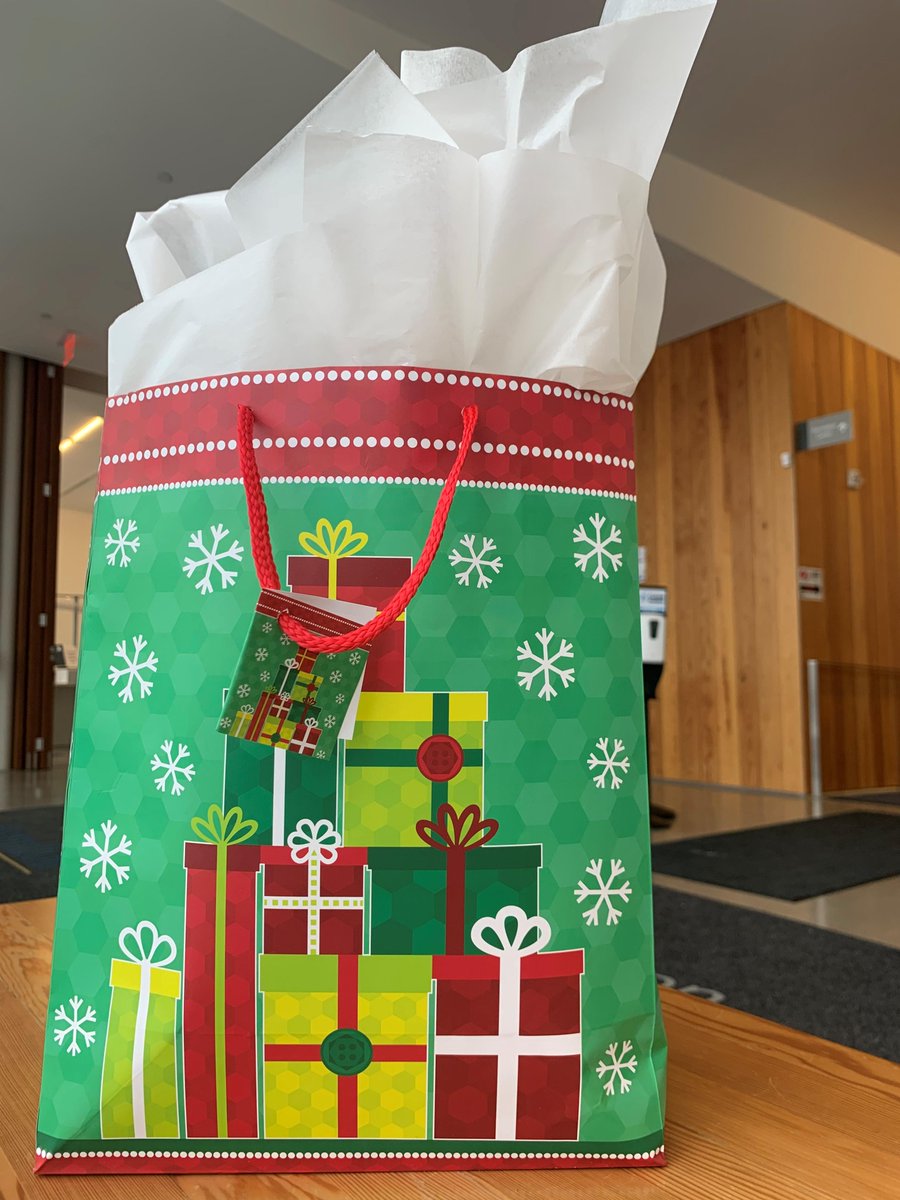 InfoFlamborough's tweet photo. Thank you so much to everyone who has dropped off their unwrapped gifts for the #HolidayGiftProgram🎄🎁
Friendly reminder that today is the LAST day to drop off gifts at our office (163 Dundas St E.) so that we can start wrapping! https://t.co/F2qINrR4al