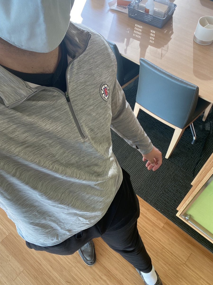trevor_davis_26's tweet photo. Feeling my outfit to class today #coachtrev #learning #analytics https://t.co/fu7nZYdVys