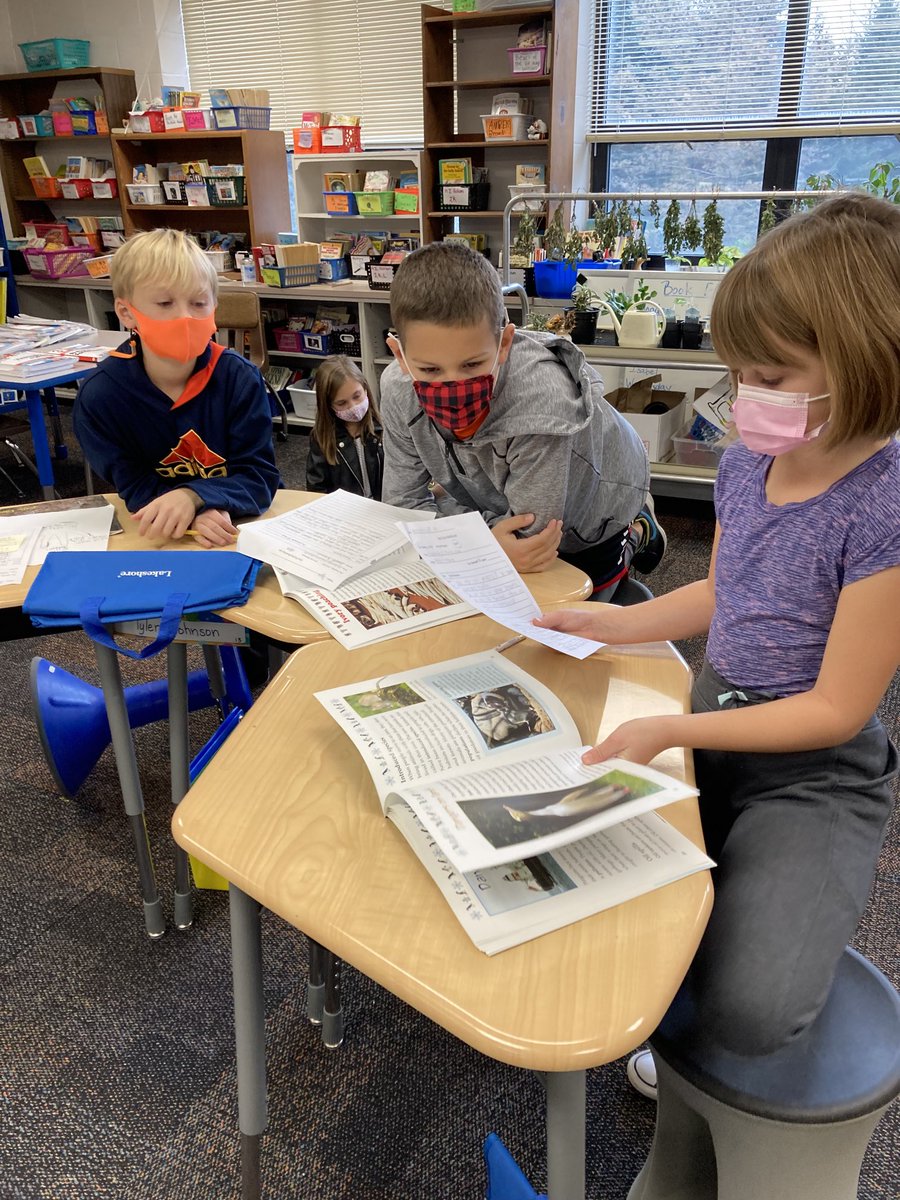 cfGoodin's tweet photo. Nonfiction readers becoming teachers! When you know the material, it’s so fun to share it with others. I get to be the learner, too, which is exciting! #CFChooseCourage https://t.co/5OBPb6e5Yq