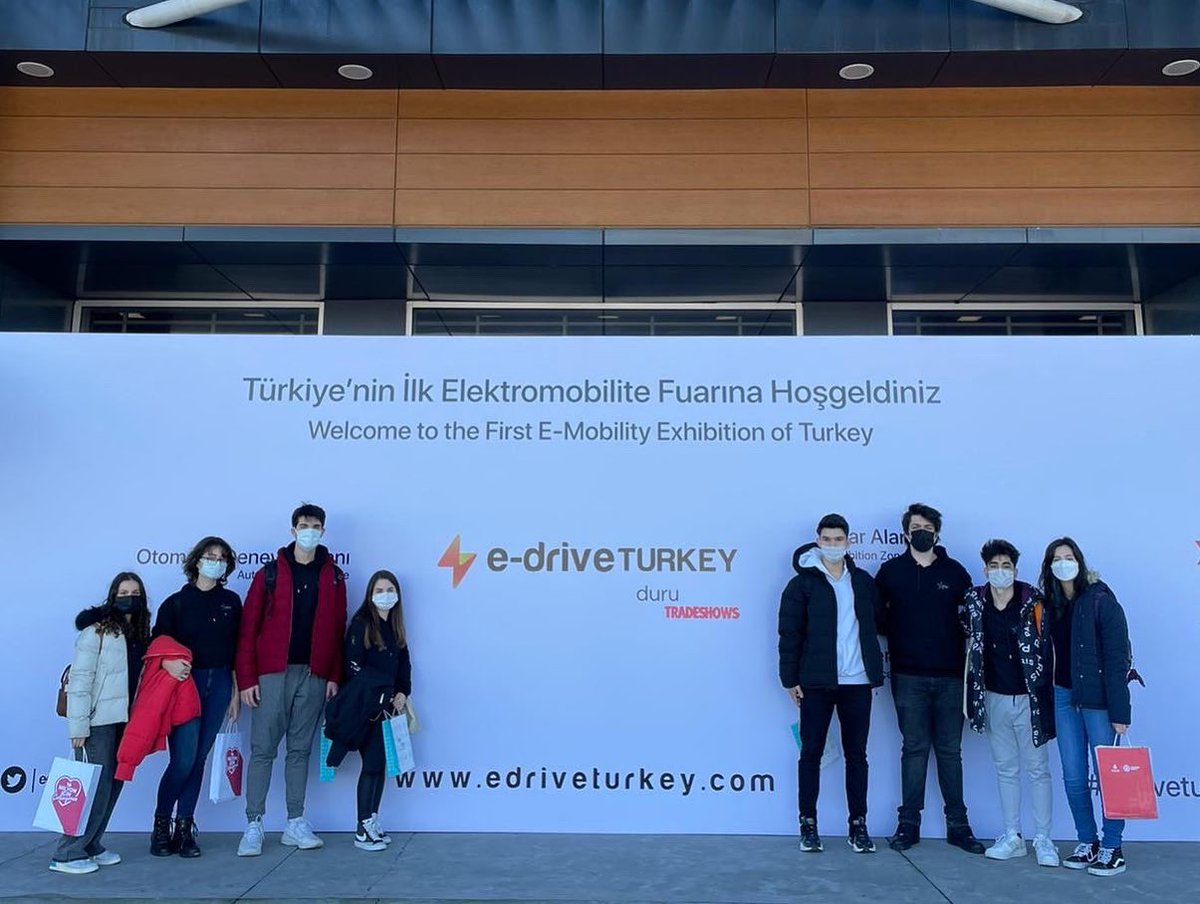 TeamAntlia's tweet photo. Türkiye'deki elektrikli araçlara dair altyapının desteklenmesi amacıyla düzenlenen 'Elektrikli ve Hibrit Araçlar Fuarı' @EdriveTurkey'i takımca ziyaret ettik. @DogaOkullari @FloryaDoga_ #edriveturkey #efficiencychallenge https://t.co/acRDGk8Vsf